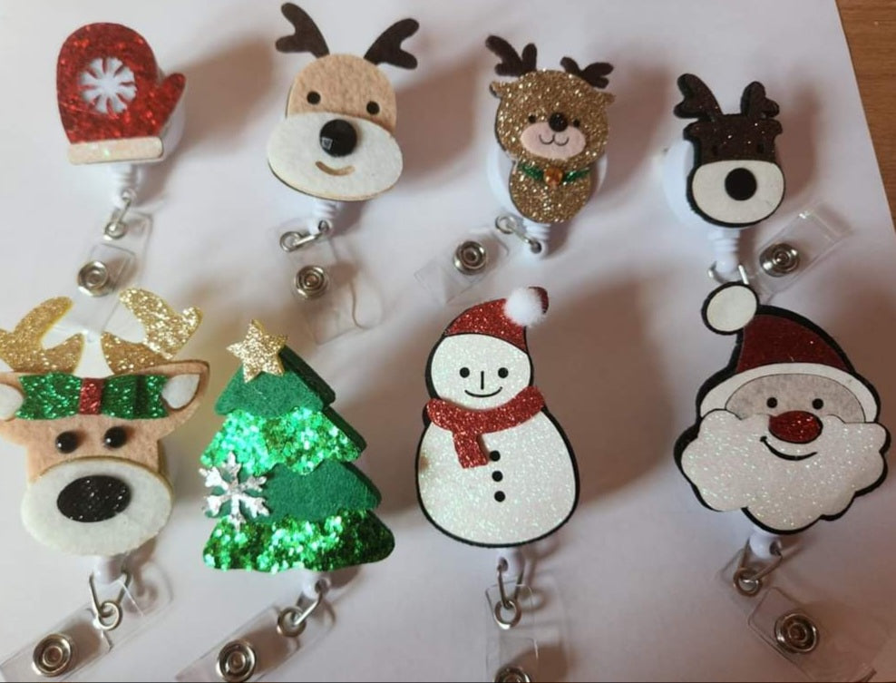 8pc Winter Badge Reels