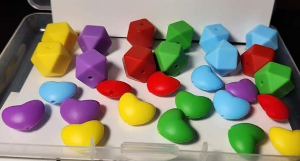 28pc Silicone Hexagon & Heart Beads