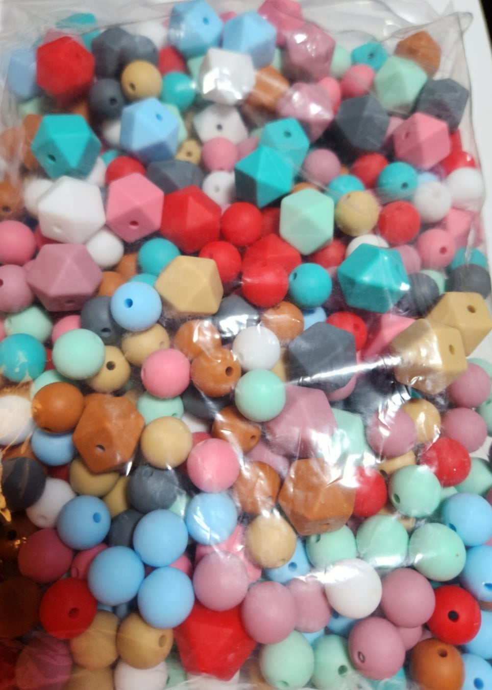 500pc 12mm and Hexagon Silicone Bead