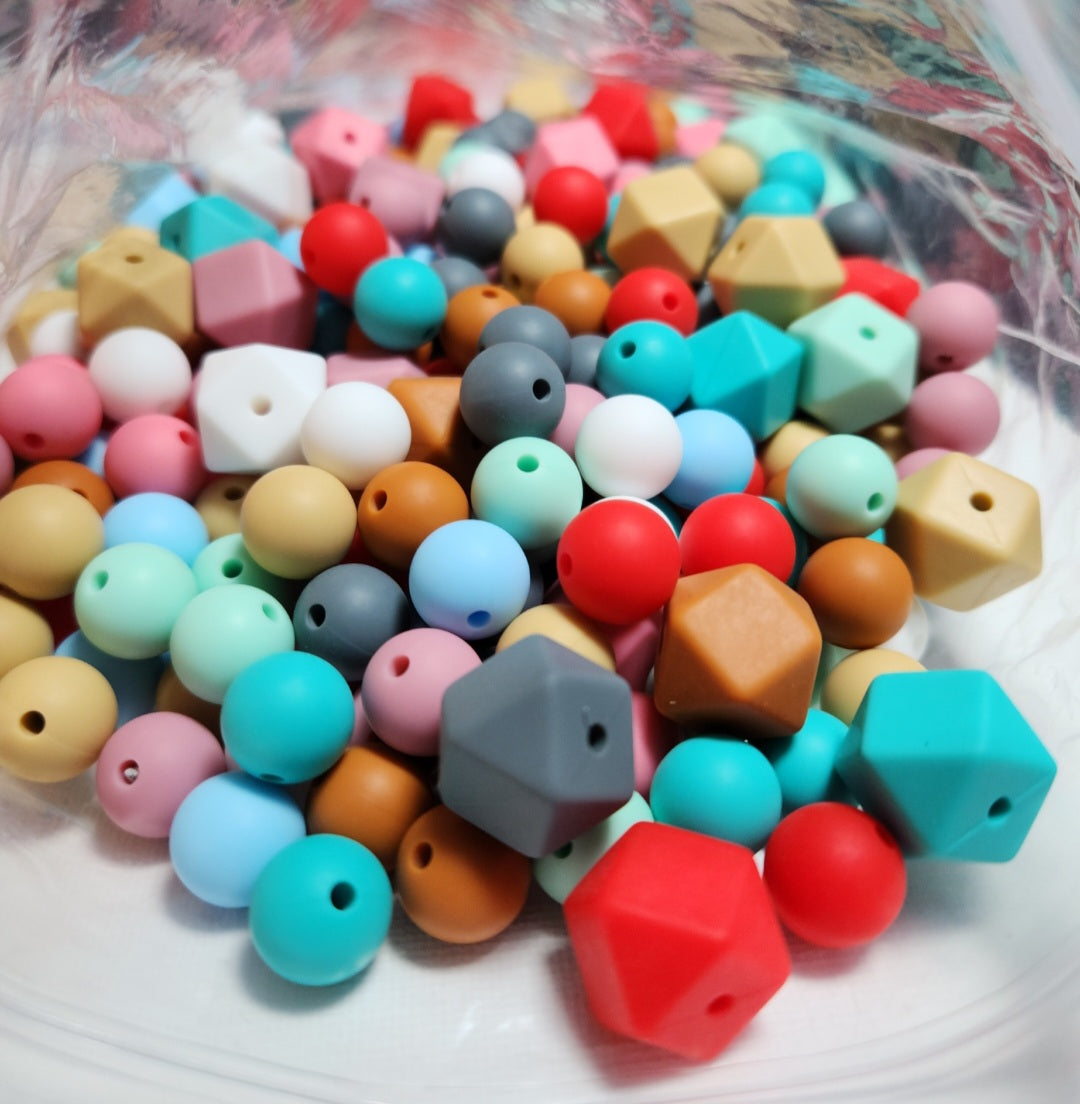 500pc 12mm and Hexagon Silicone Bead
